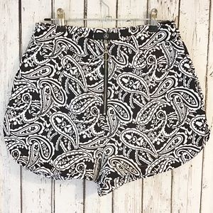 MISSGUIDED paisley high waisted zip shorts women’s size 4